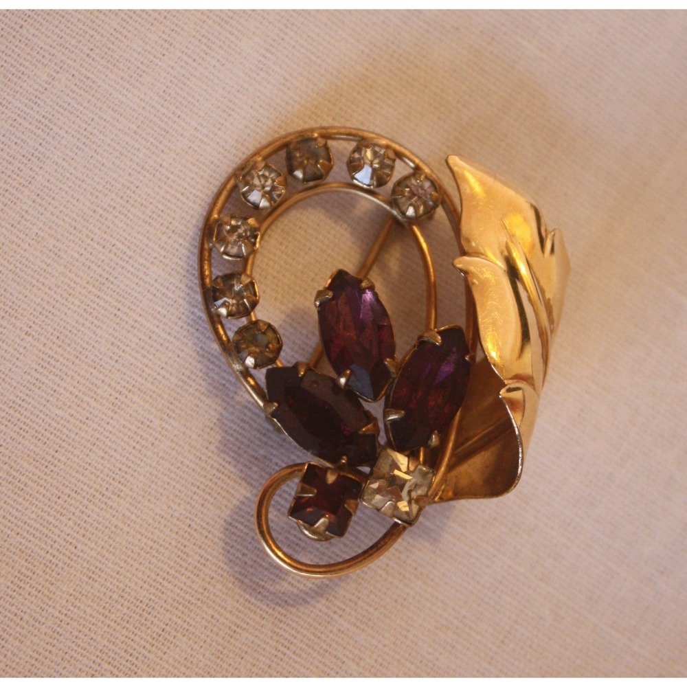 12K GOLD FILL Signed  TK TRU KAY Floral Spray ~ RHINESTONE WREATH Brooch Pin EUC